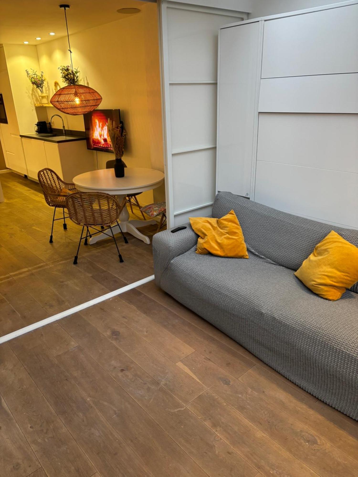 Luxury - Lounge *